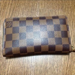 Louis Vuitton Zippy Compact Wallet